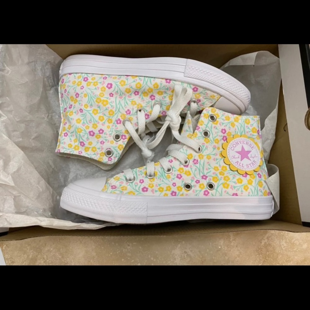 Girls Converse Hightop Shoes